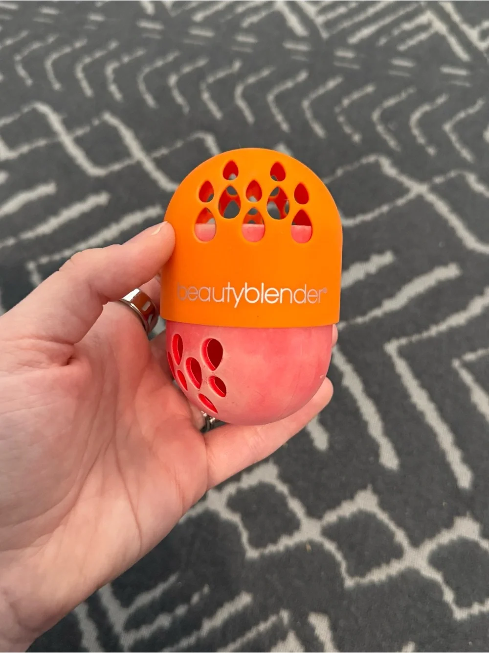Beauty blender holder